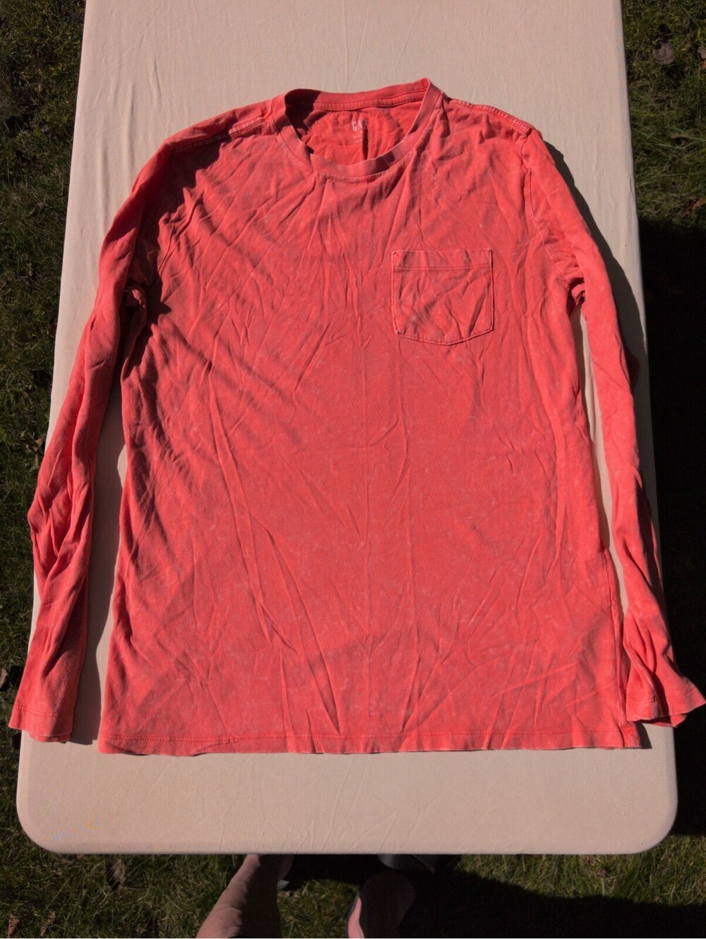 Gap Soft Wash Long Sleeve Pocket T-Shirt Mens Medium Fire Coral Tee EUC